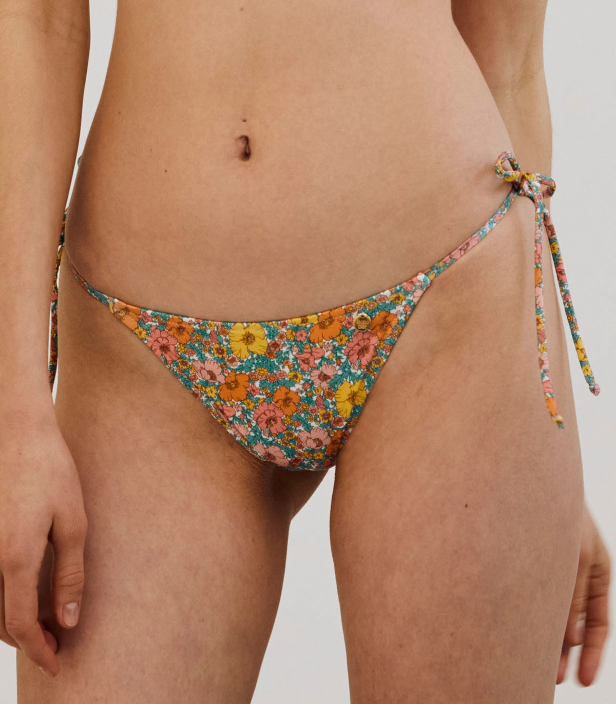 AMORE BOTTOM TIE