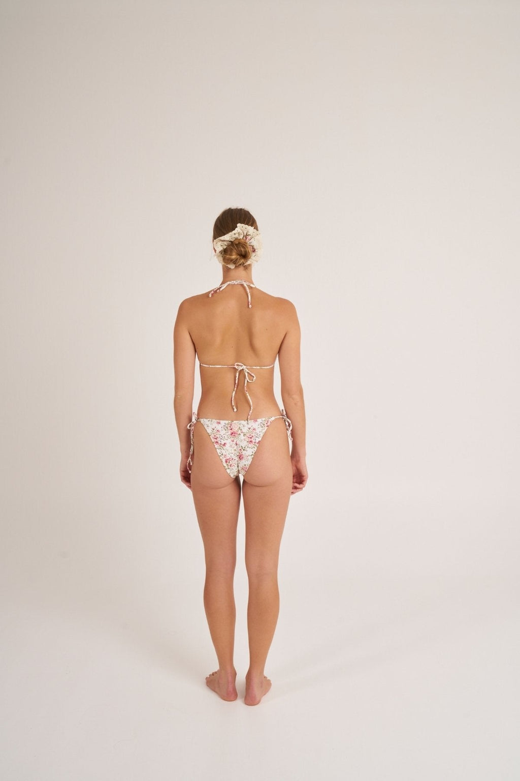 CAMELIA BOTTOM TIE PUNTI